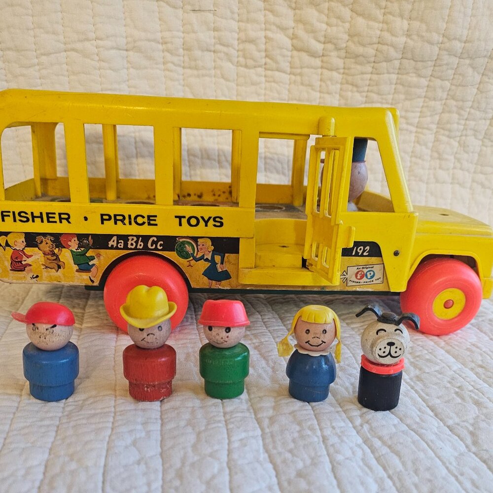1965 Fisher Price School Bus #192 with 5 Figures